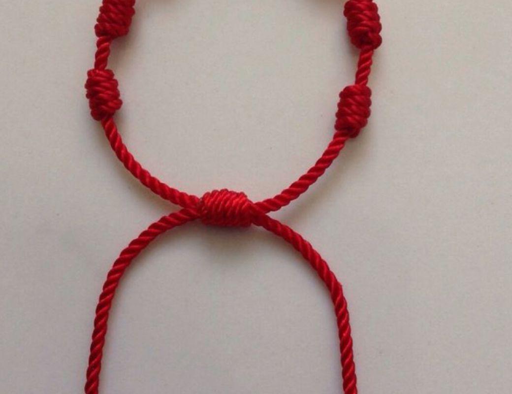 Seven-Knot Bracelet