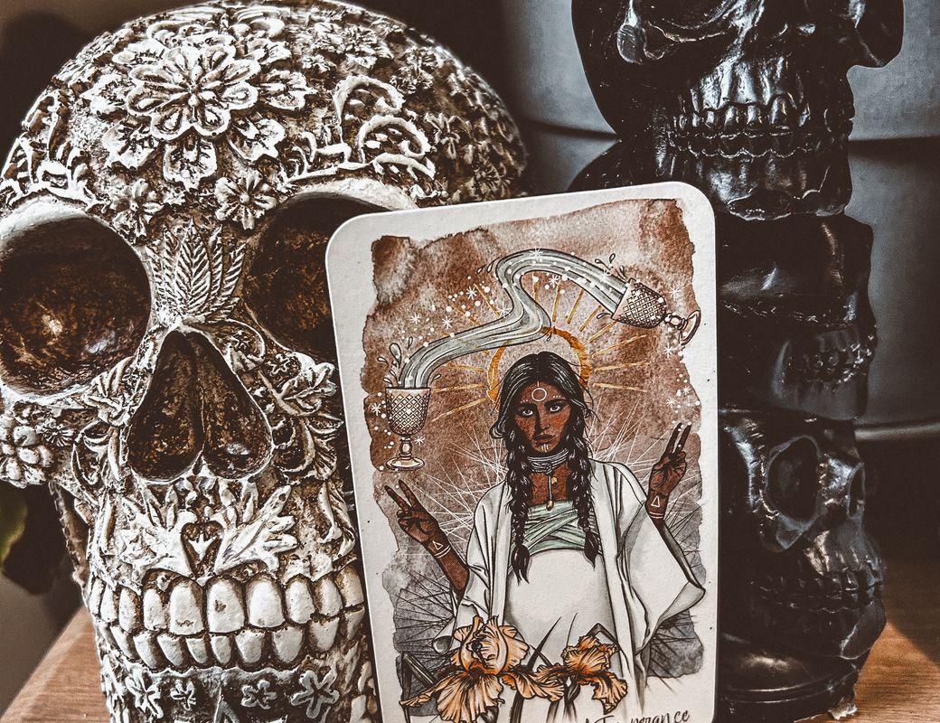 Illustration for What if I said don’t look at your Tarot of the day