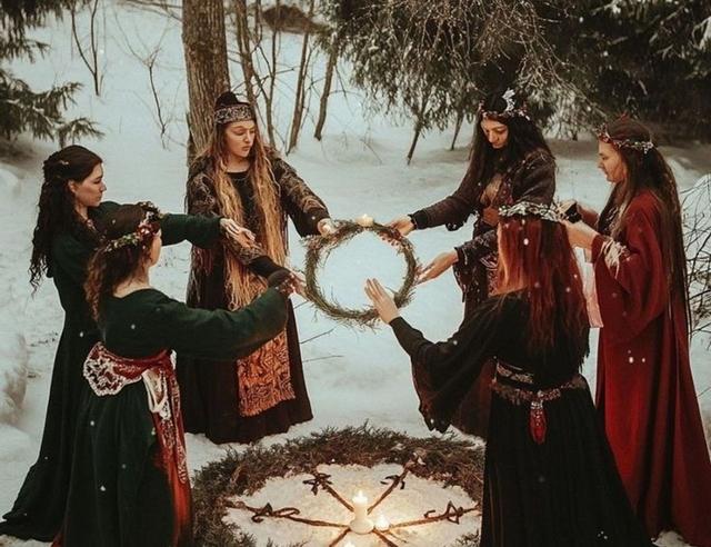𝓦𝓲𝓷𝓽𝓮𝓻 𝓢𝓸𝓵𝓼𝓽𝓲𝓬𝓮 𝓟𝓻𝓪𝓬𝓽𝓲𝓬𝓮𝓼 ❄️