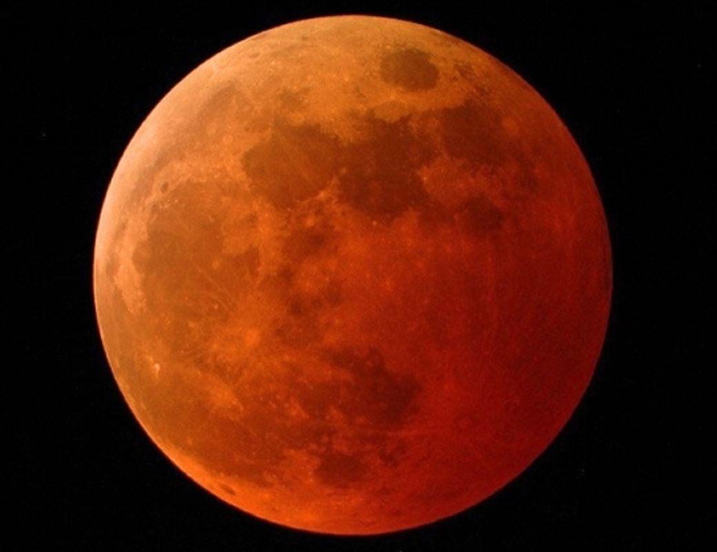 Full Moon in Pisces & Total Lunar Eclipse