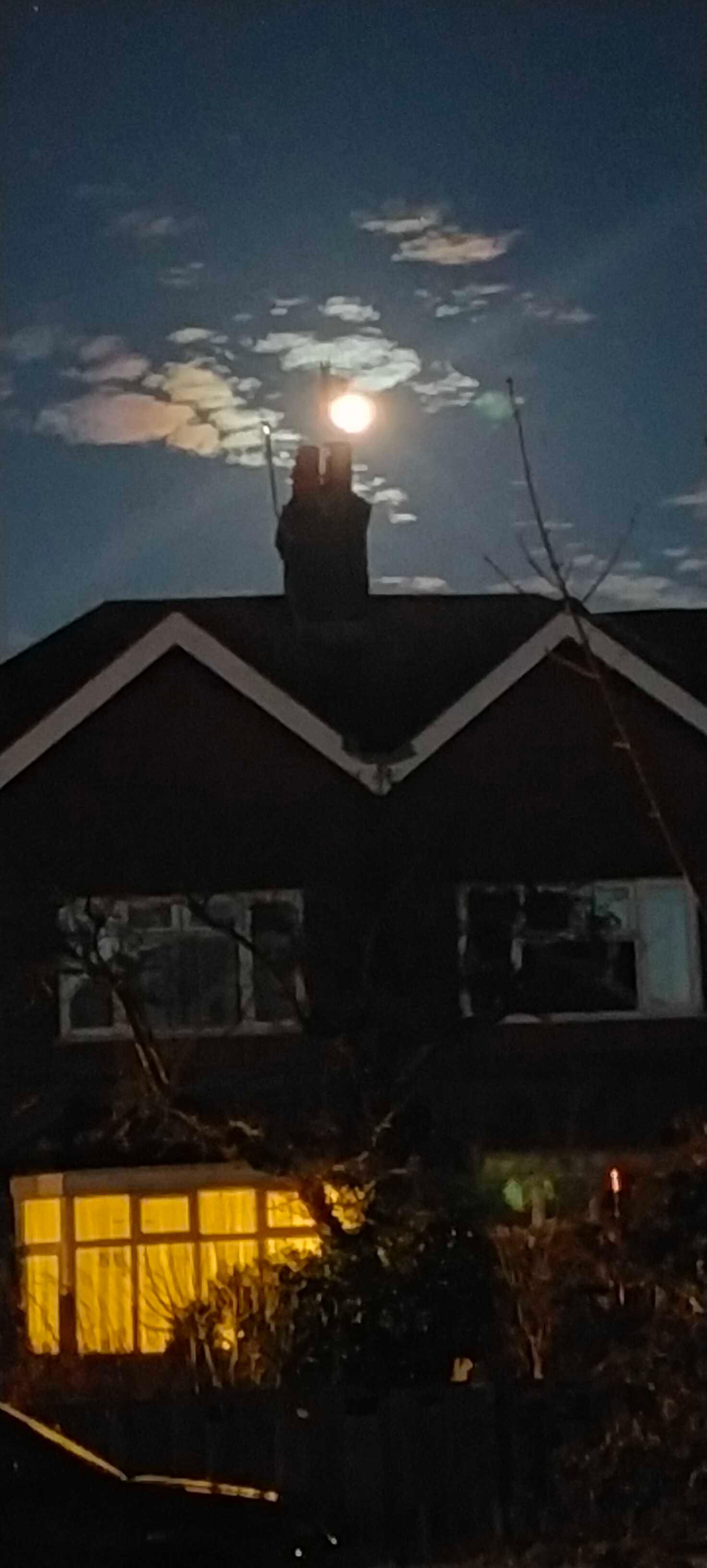 The Moon over United Kingdom — full moon, Lunar Day 14