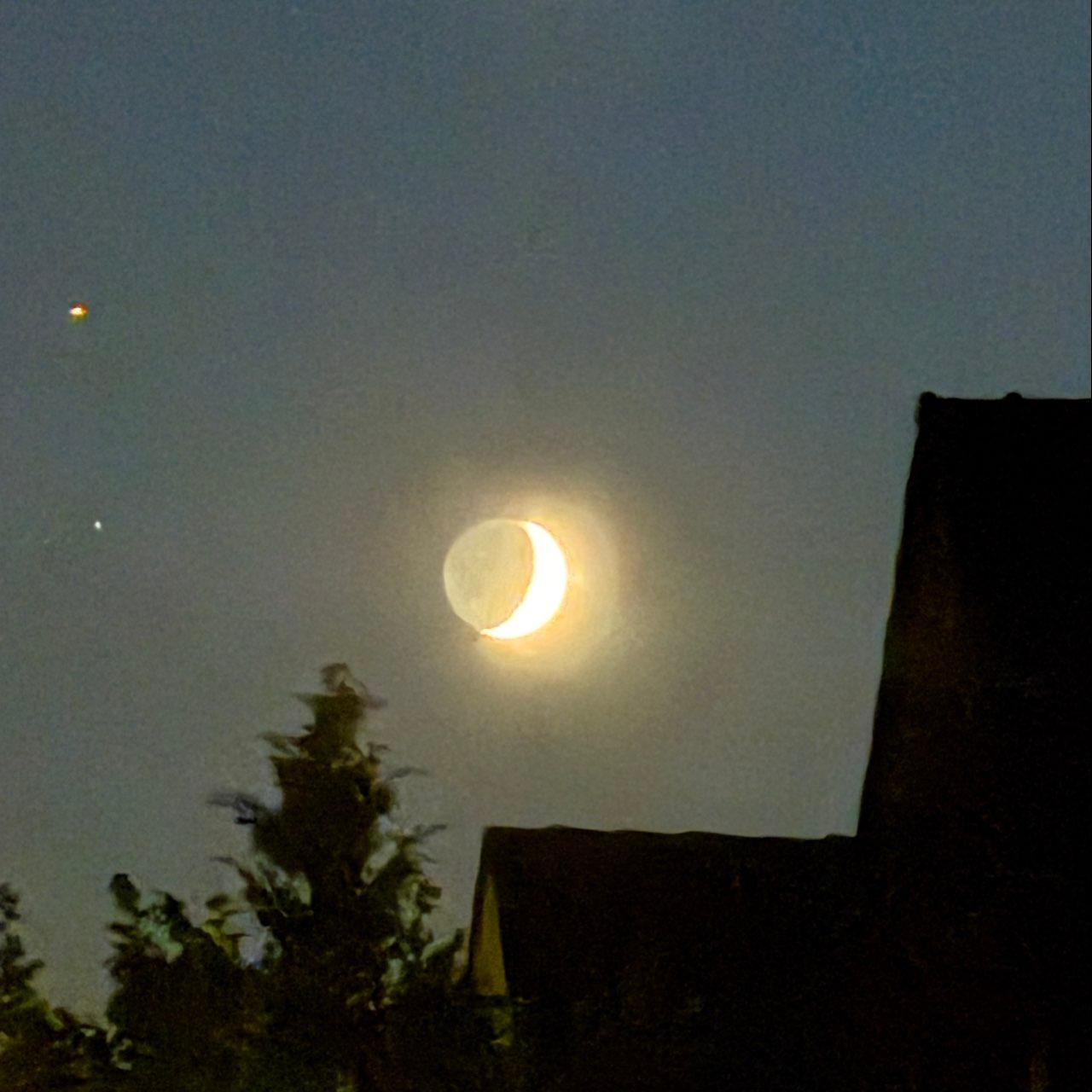 The Moon over Wetzlar, Deutschland — waxing crescent, Lunar Day 5