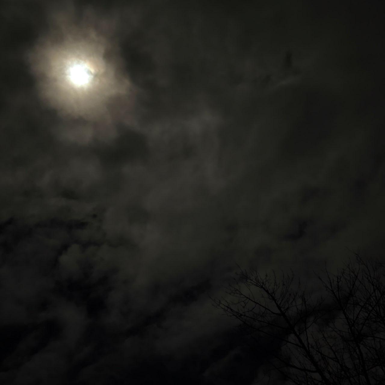 The Moon over Riedenburg, Deutschland — waning gibbous, Lunar Day 19