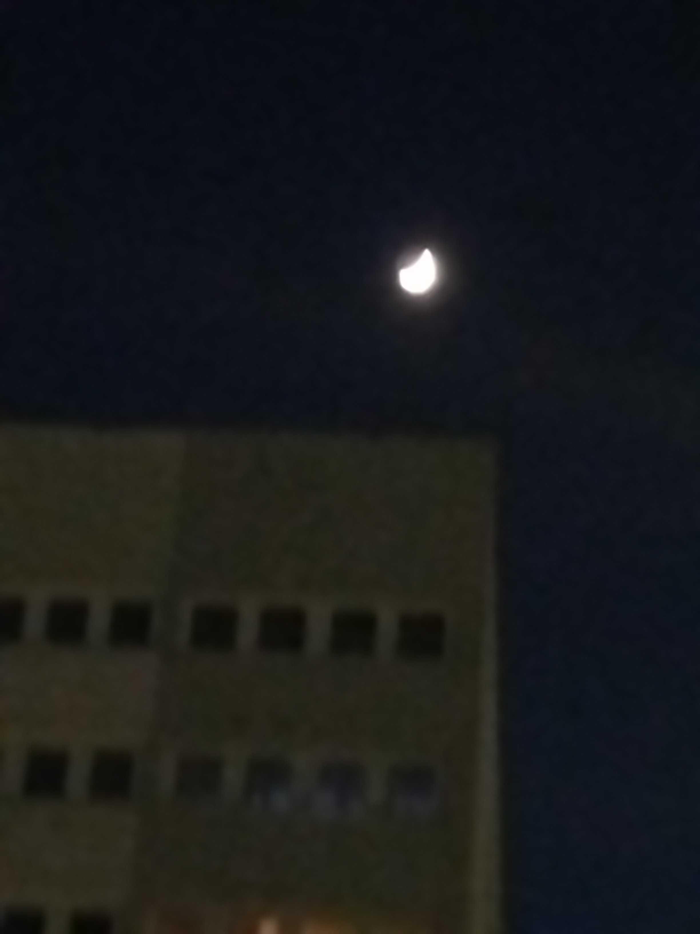 The Moon over United Kingdom — waxing crescent, Lunar Day 5