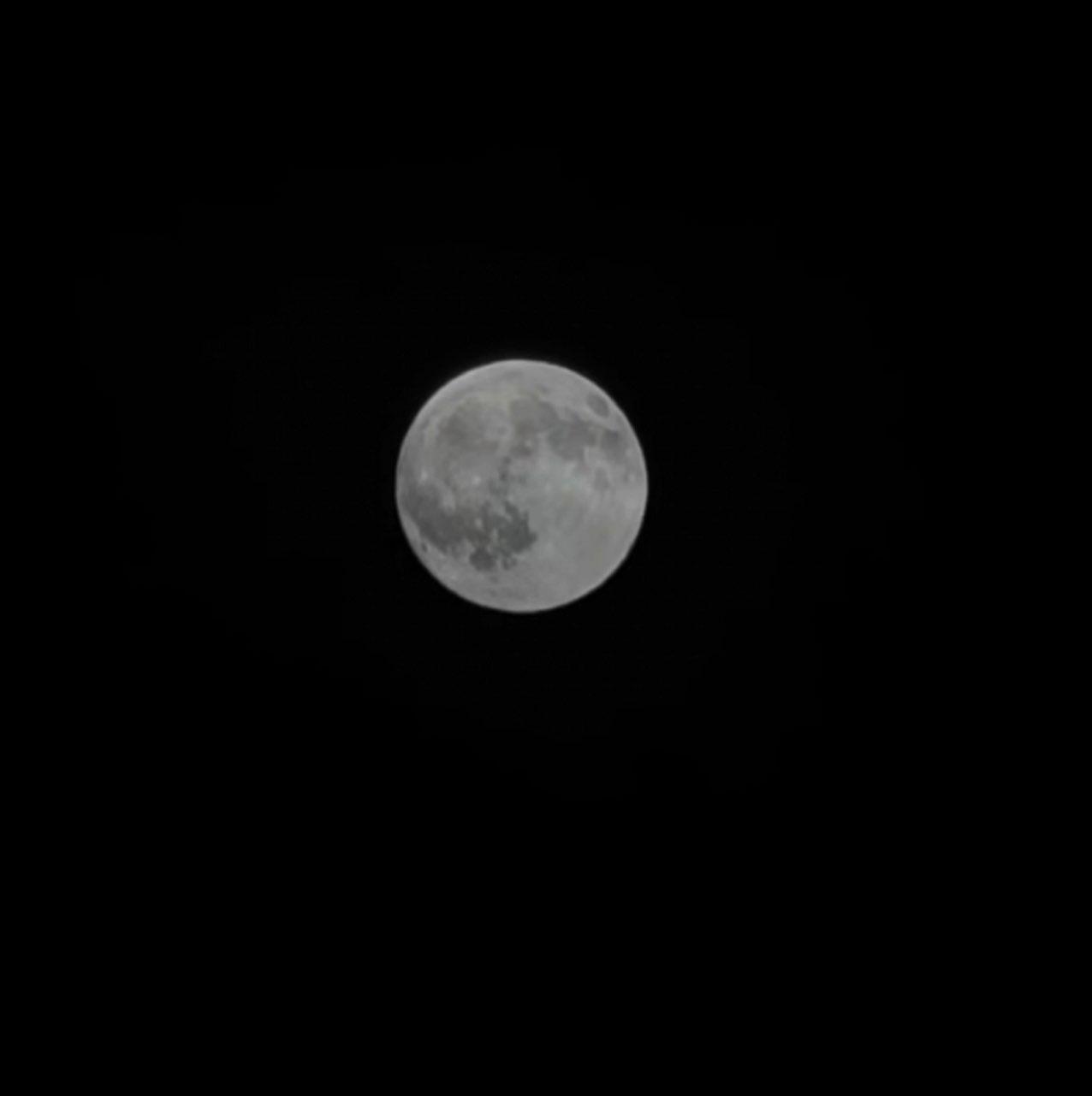 The Moon over Benetússer, España — full moon, Lunar Day 16