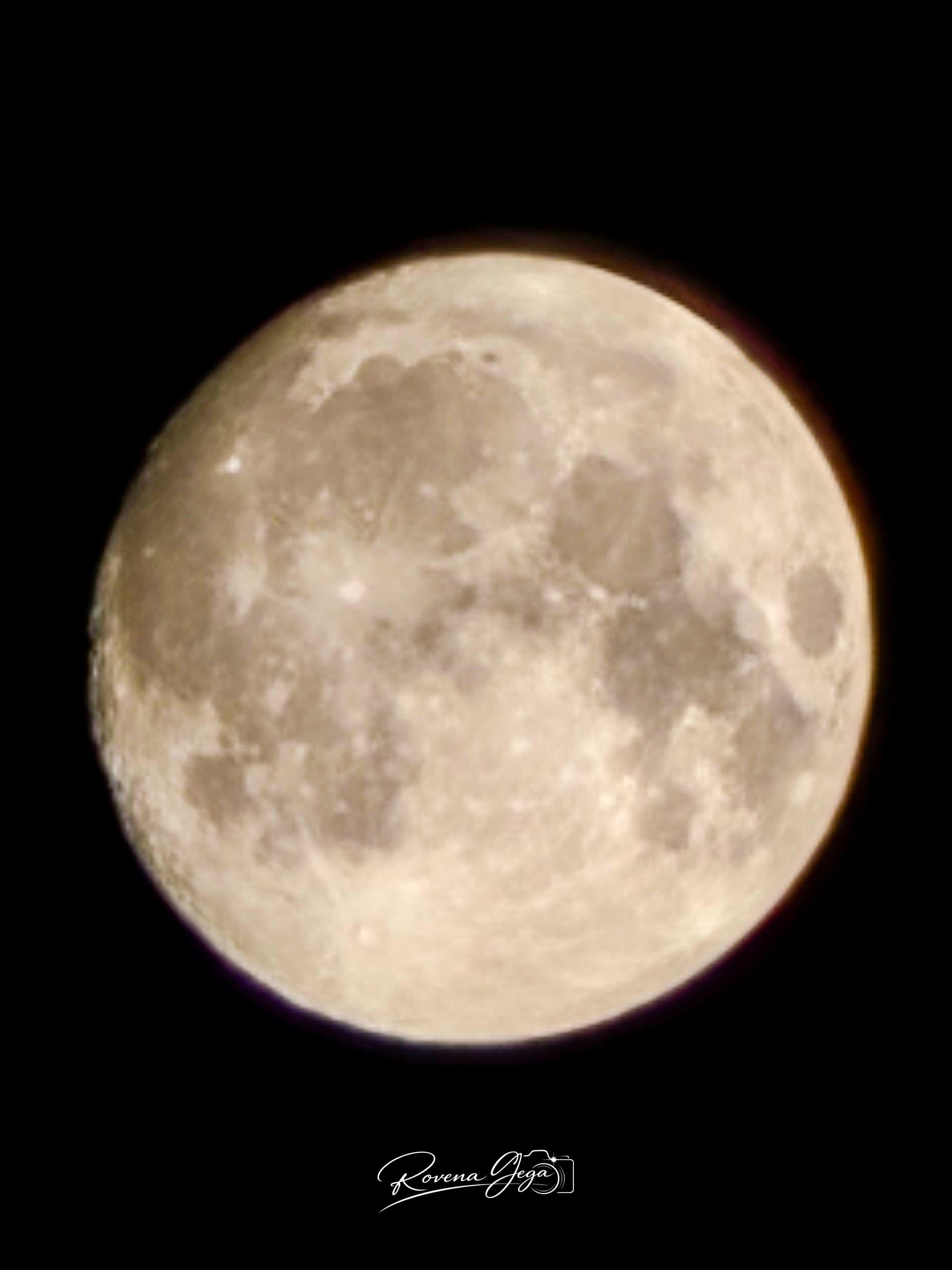 The Moon over Trieste, Italy — full moon, Lunar Day 14