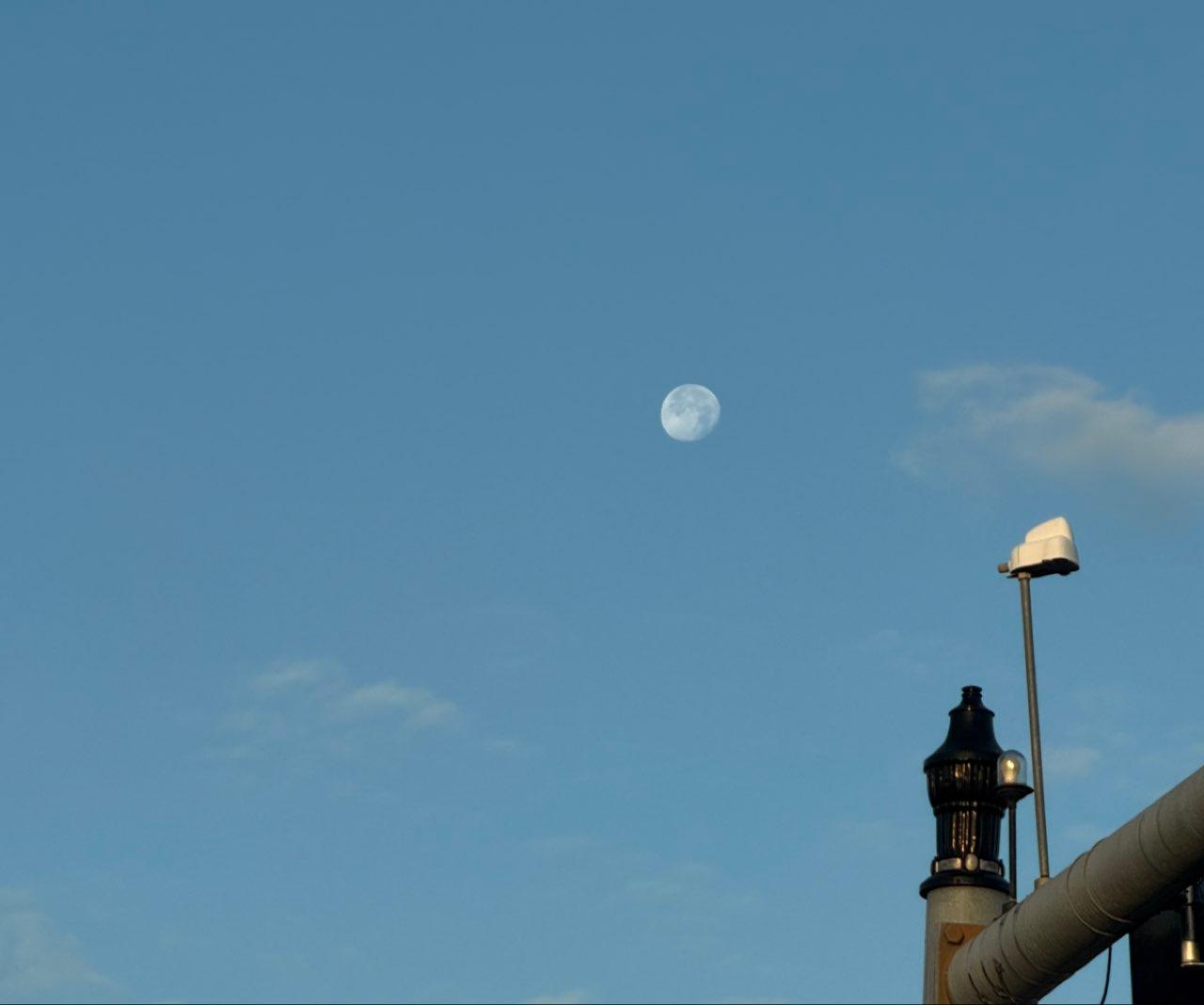 The Moon over Farmers Branch, Estados Unidos — waning gibbous, Lunar Day 18