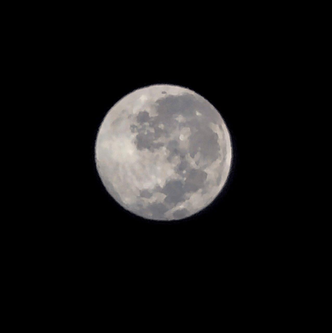 The Moon over Honolulu, United States — full moon, Lunar Day 17