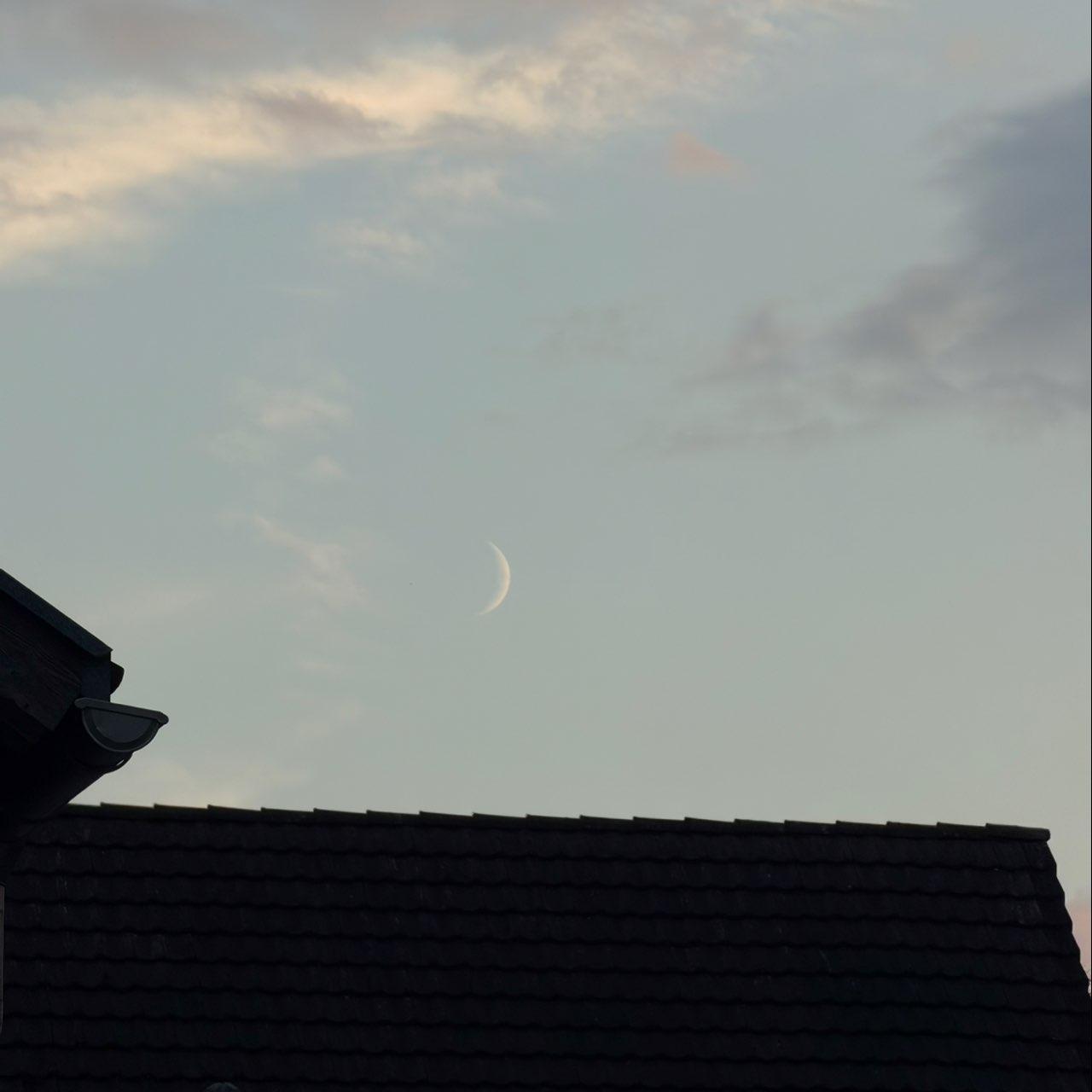 The Moon over Effretikon, Schweiz — waxing crescent, Lunar Day 5
