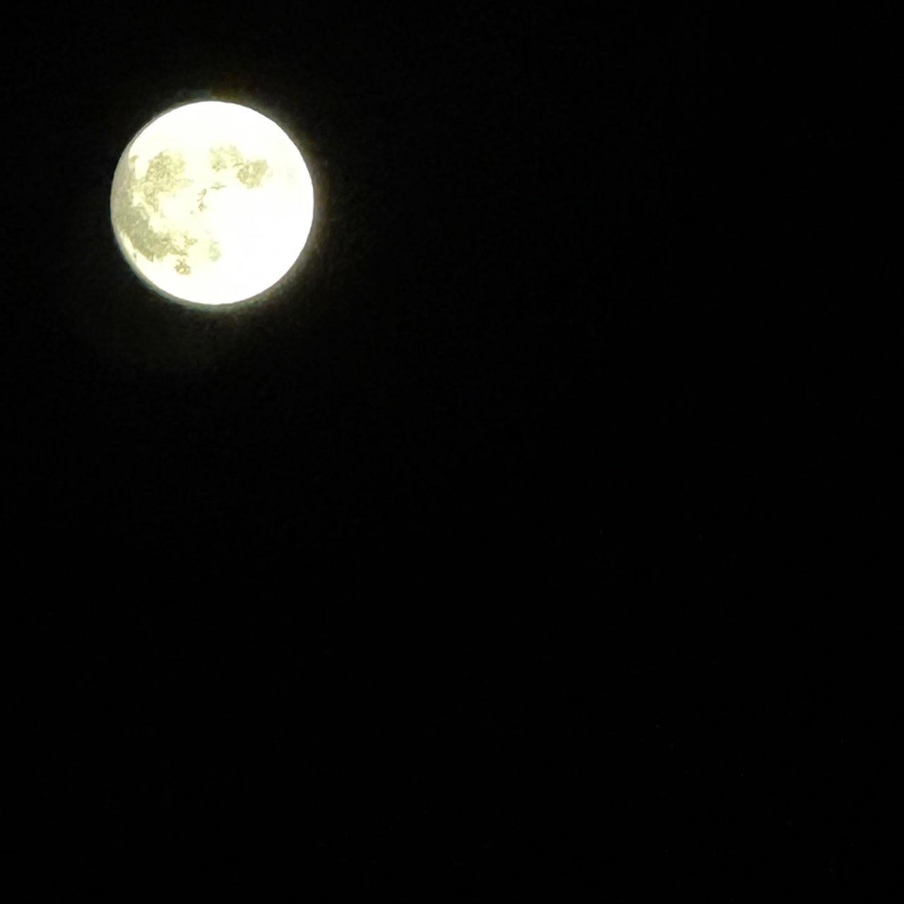The Moon over Prizzi, Italia — full moon, Lunar Day 15