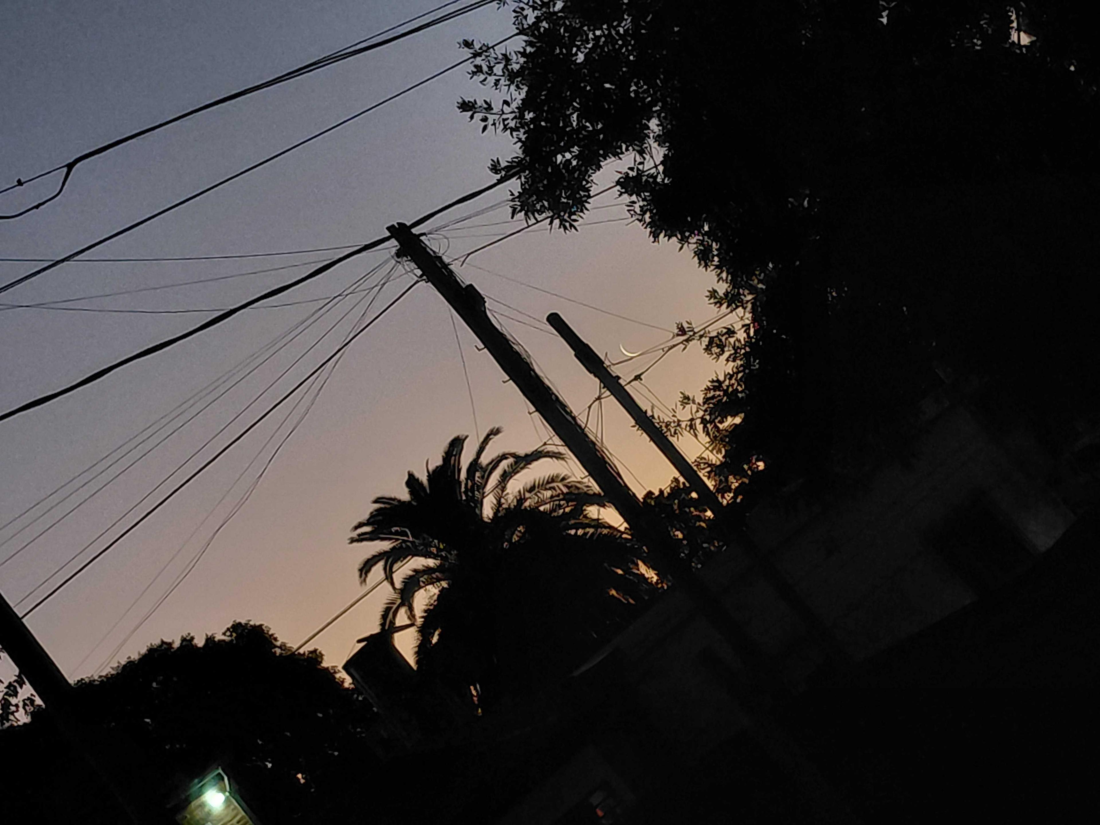 The Moon over General Rodríguez, Argentina — waxing crescent, Lunar Day 3