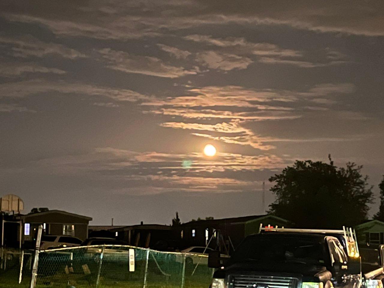 The Moon over Leesburg, Estados Unidos — full moon, Lunar Day 17