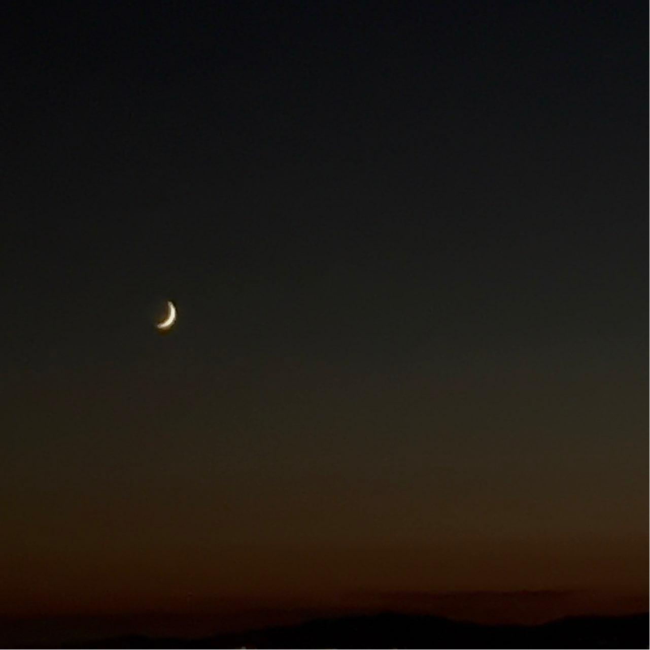 The Moon over Vigo, Spain — waxing crescent, Lunar Day 5