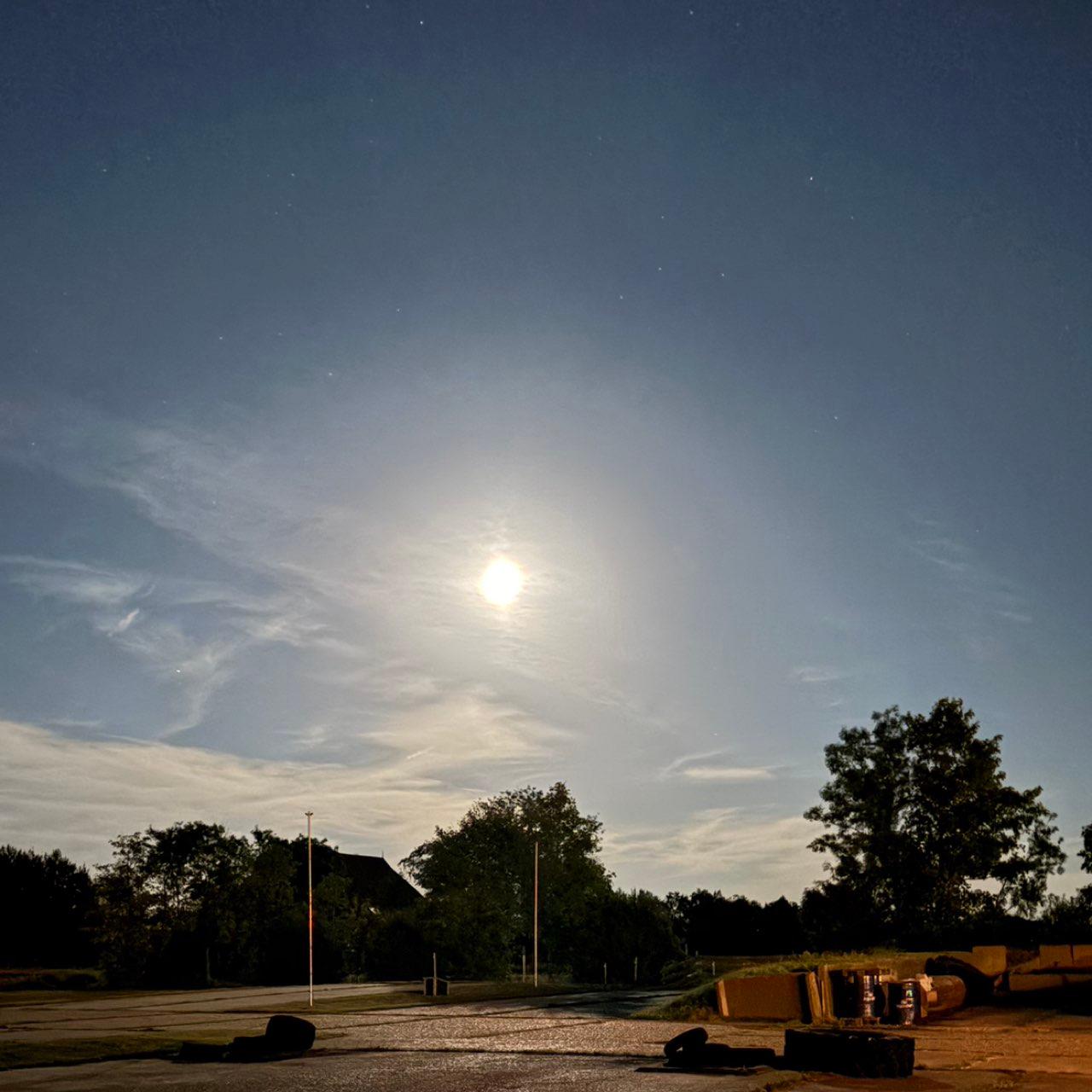 The Moon over Oldetrijne, Nederland — full moon, Lunar Day 16