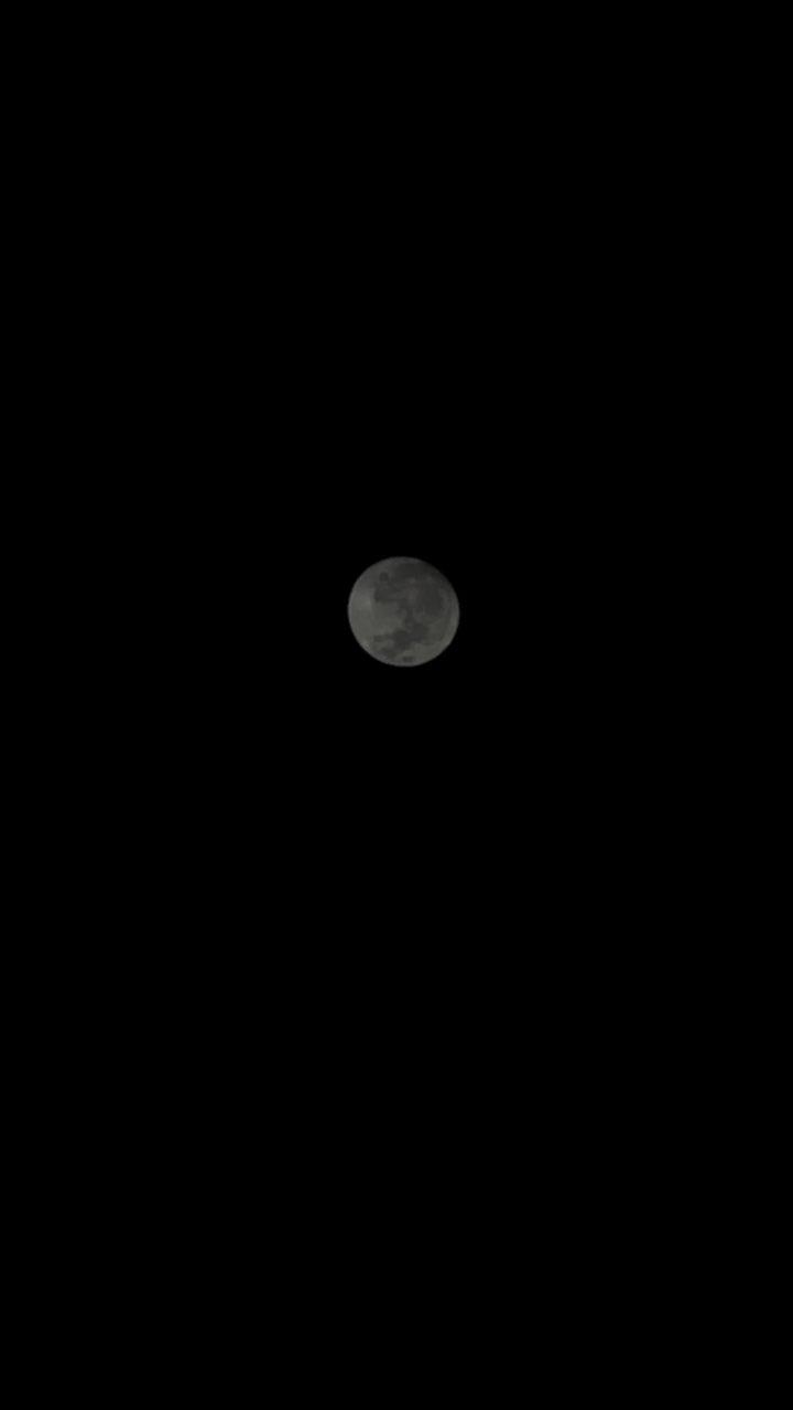 The Moon over Central Jakarta, Indonesien — full moon, Lunar Day 16
