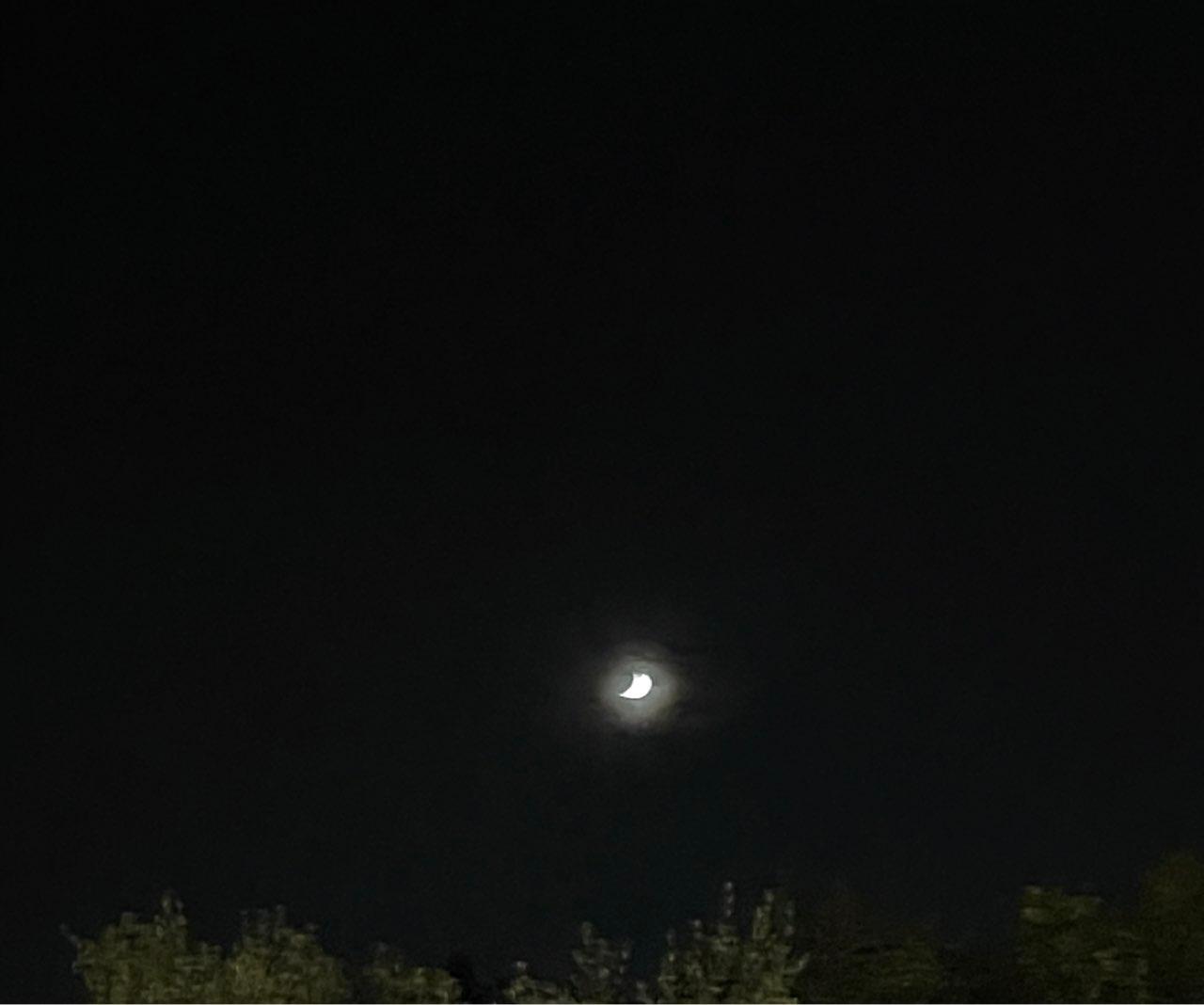 The Moon over Bari, Italia — waxing crescent, Lunar Day 5