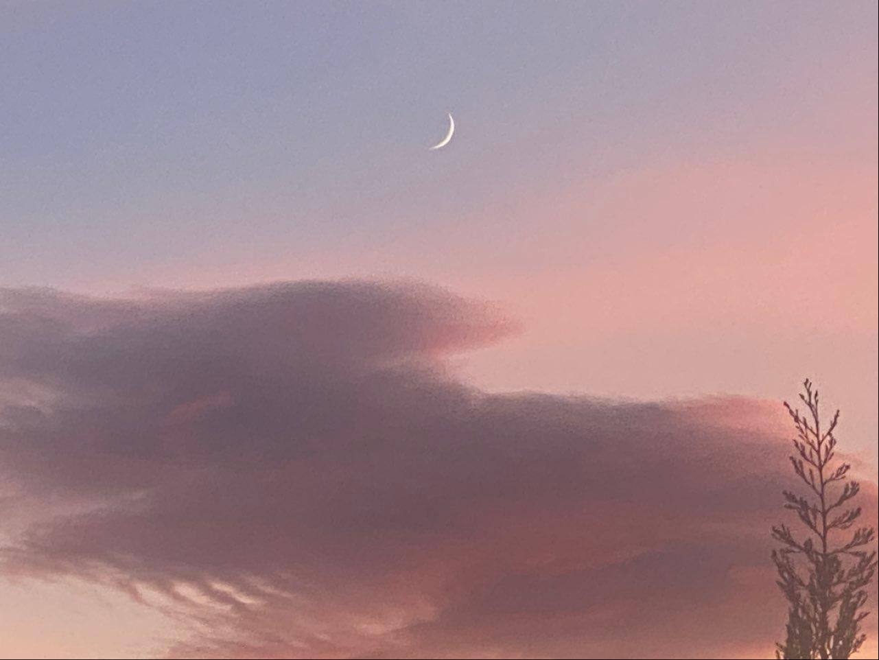 The Moon over Teulada, España — waxing crescent, Lunar Day 5