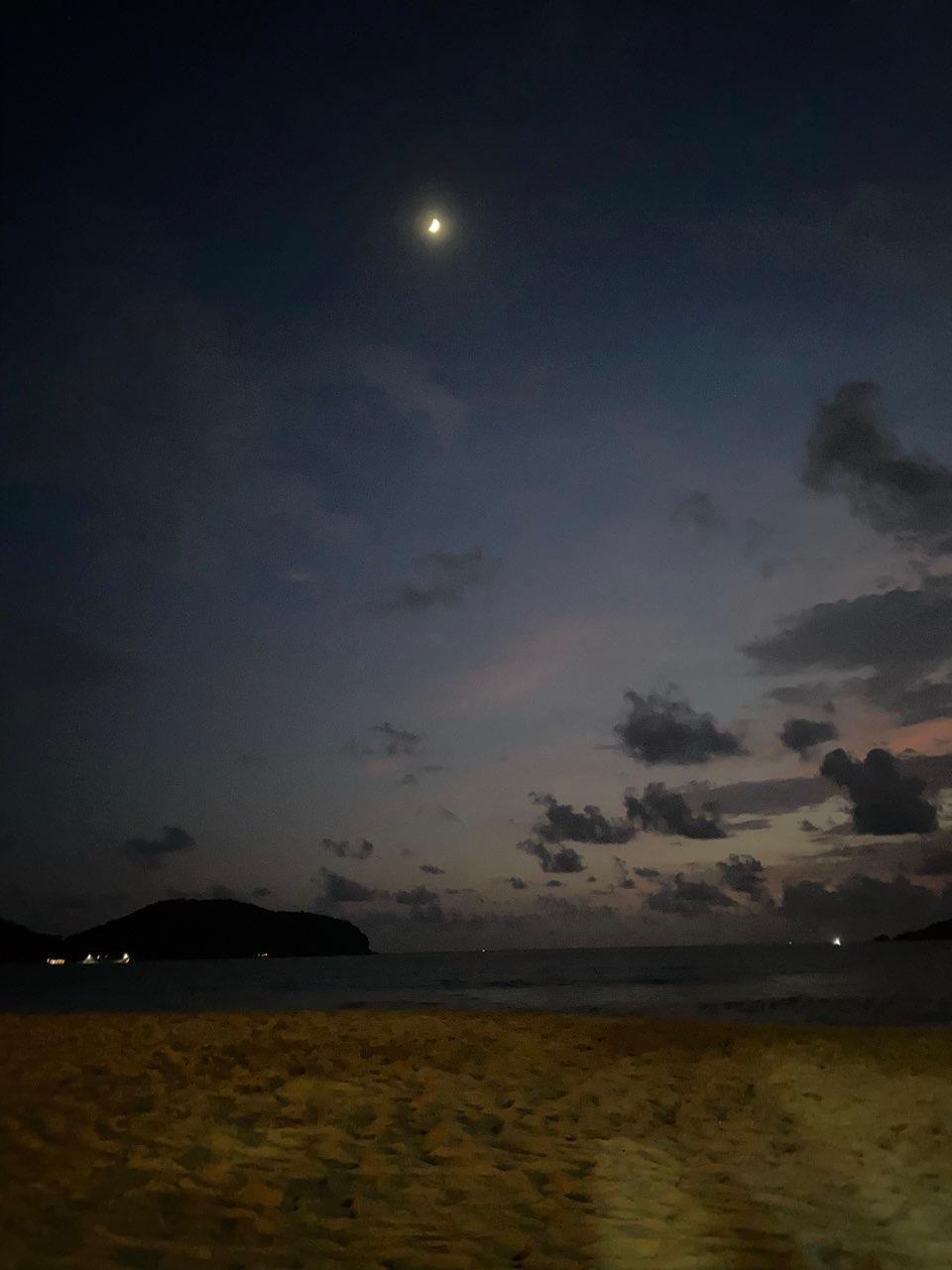 The Moon over Zihuatanejo, México — first quarter, Lunar Day 8