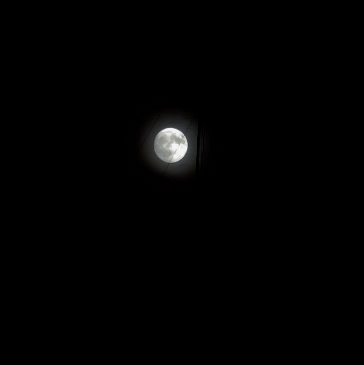 The Moon over Madrid, España — full moon, Lunar Day 17