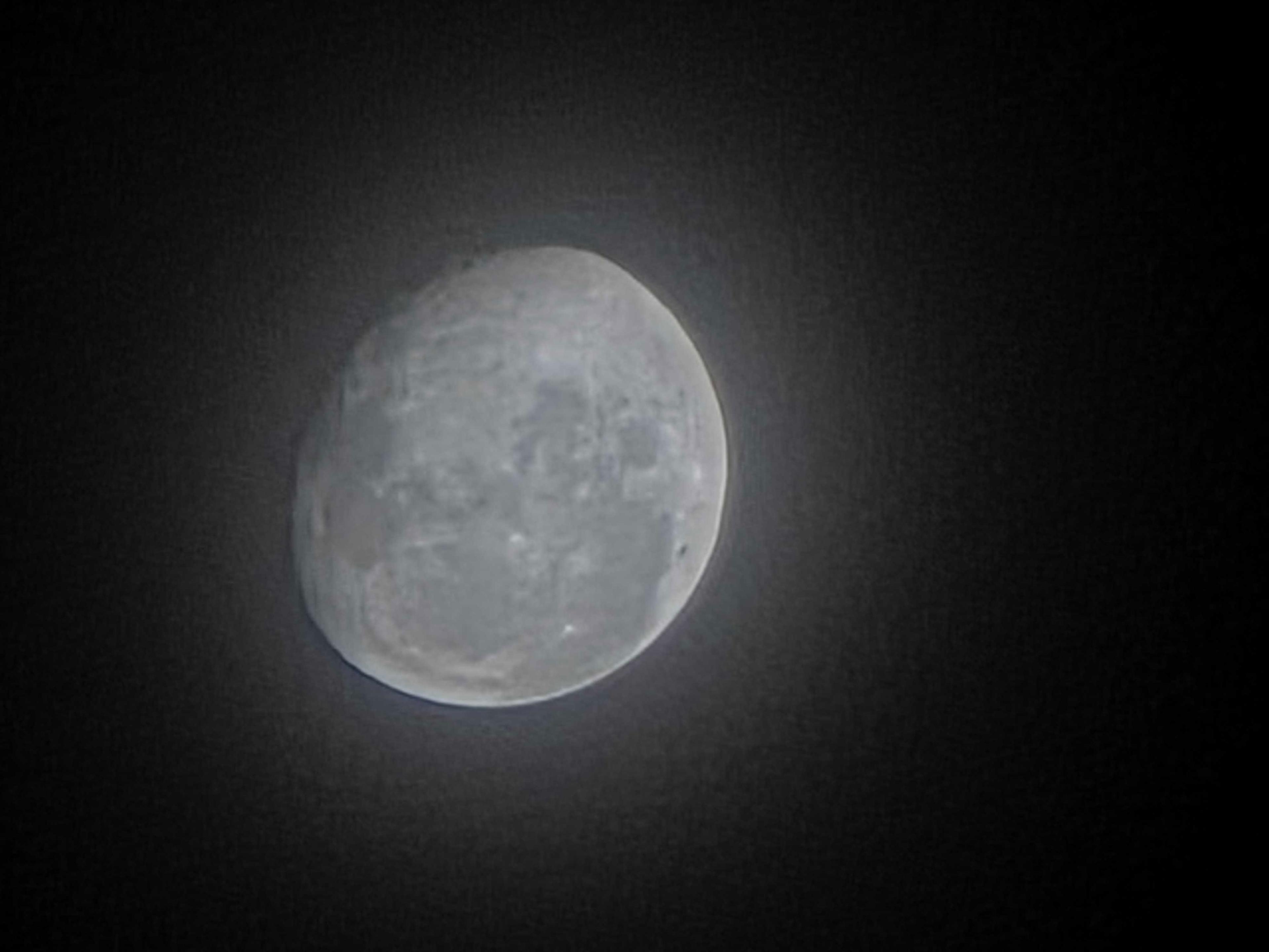 The Moon over Ibagué, Colombia — waning gibbous, Lunar Day 20