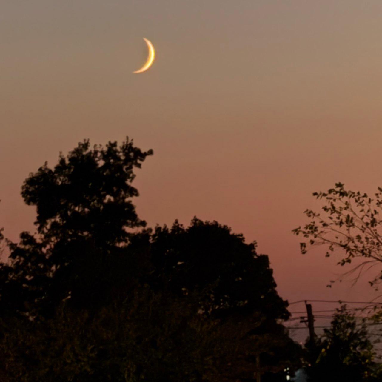 The Moon over Highland Hills, United States — waxing crescent, Lunar Day 4