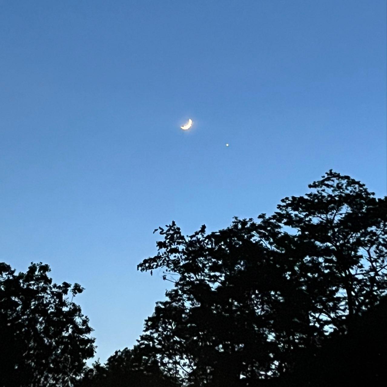 The Moon over Shenandoah, United States — waxing crescent, Lunar Day 4