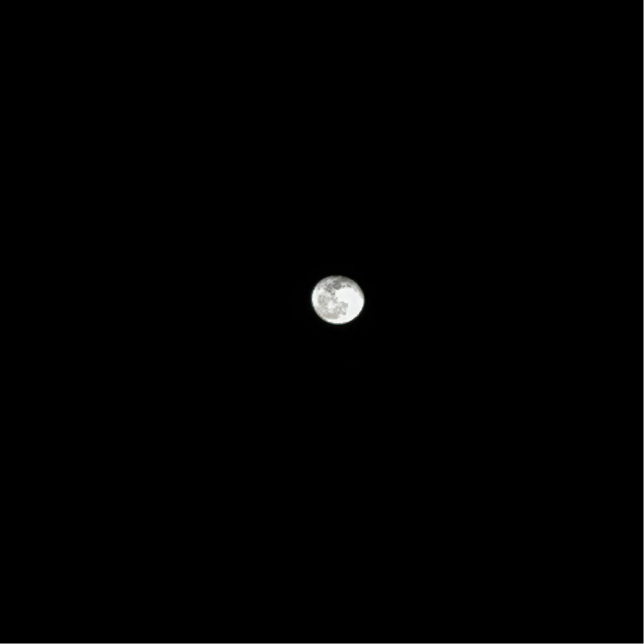 The Moon over Sevilla, España — waning gibbous, Lunar Day 18