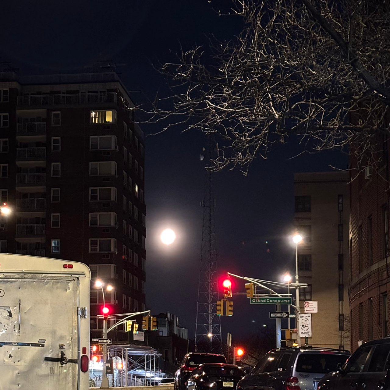The Moon over Nueva York, Estados Unidos — full moon, Lunar Day 14