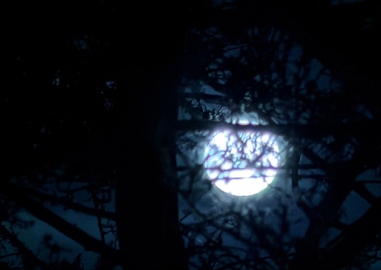 The Moon over Dagenham, United Kingdom — full moon, Lunar Day 16