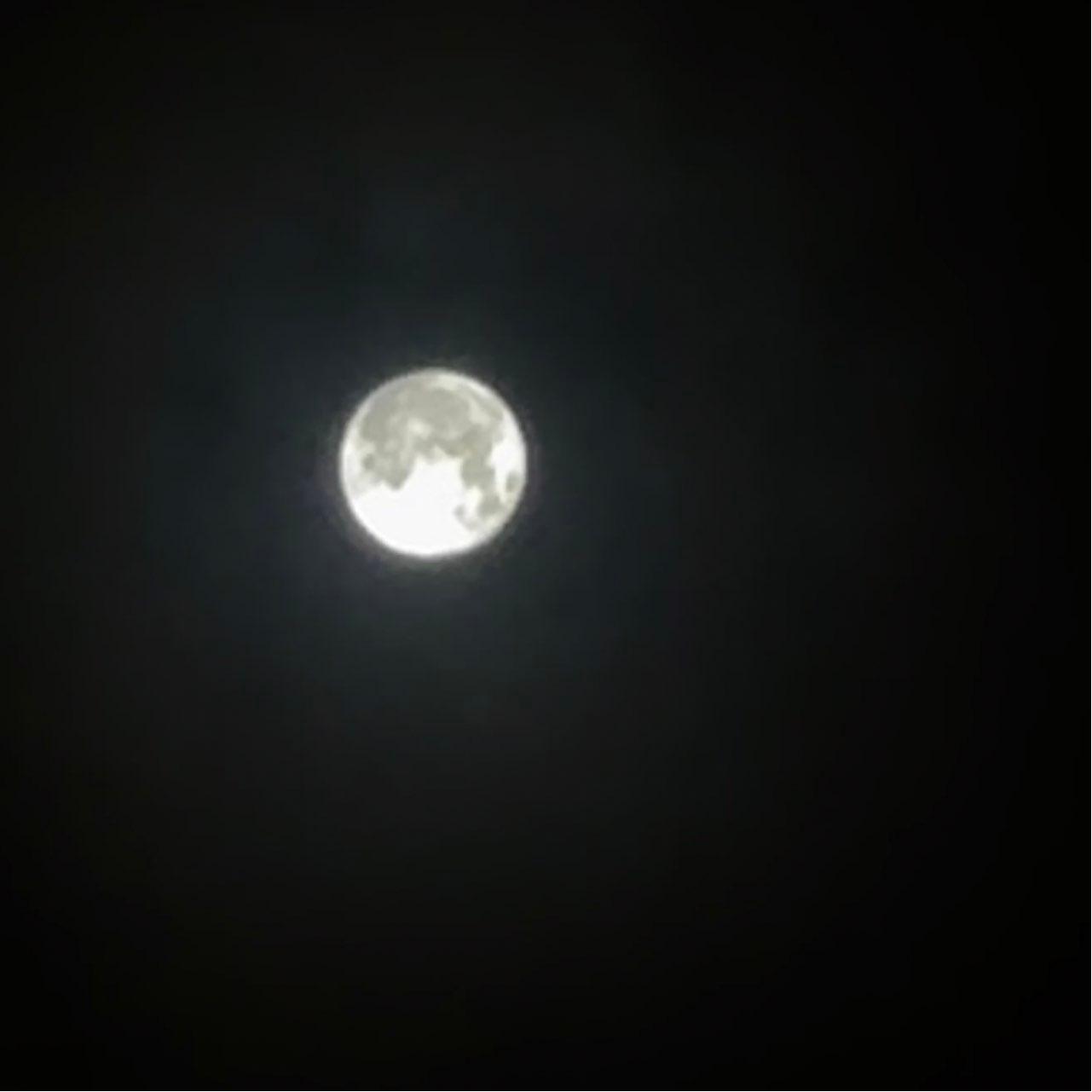The Moon over Hamburg, Deutschland — full moon, Lunar Day 16