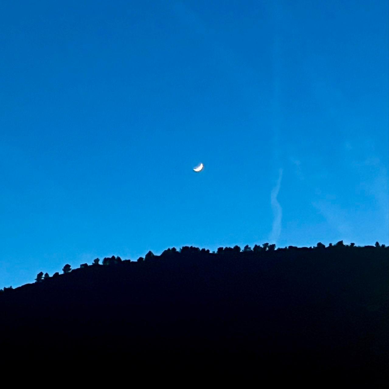 The Moon over Aubagne, France — waxing crescent, Lunar Day 4