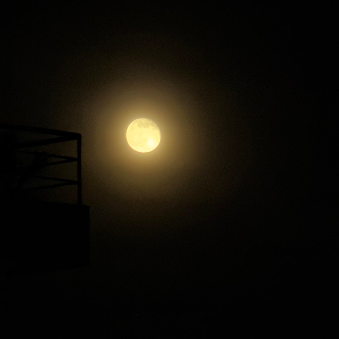 The Moon over Nepal — full moon, Lunar Day 18
