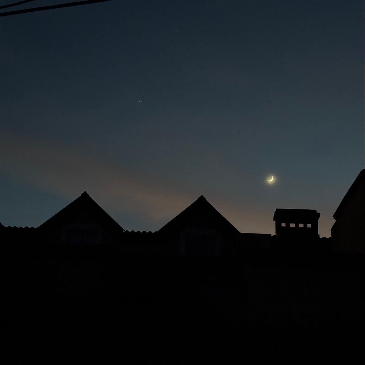 The Moon over Одесса, Украина — waxing crescent, Lunar Day 4