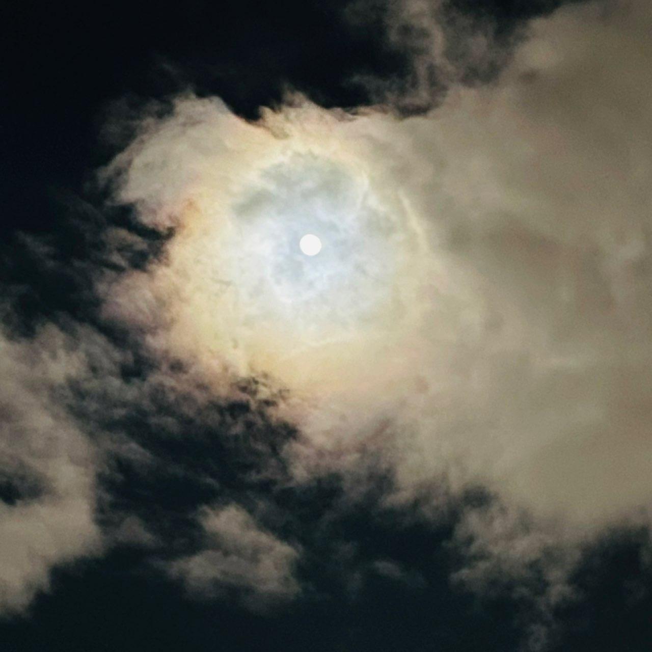 The Moon over Bogotá, Colombia — full moon, Lunar Day 18