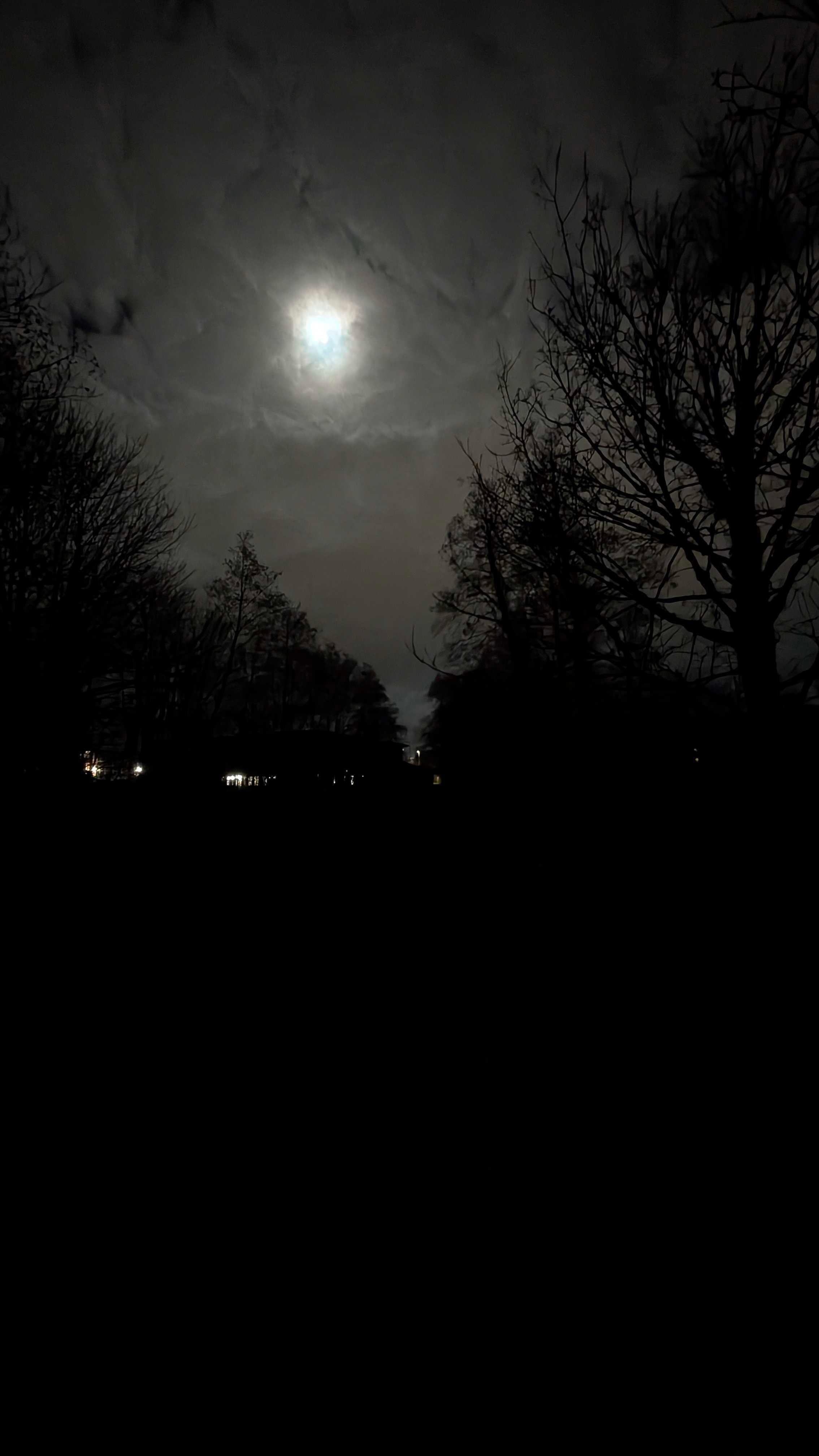 The Moon over United Kingdom — waxing gibbous, Lunar Day 13