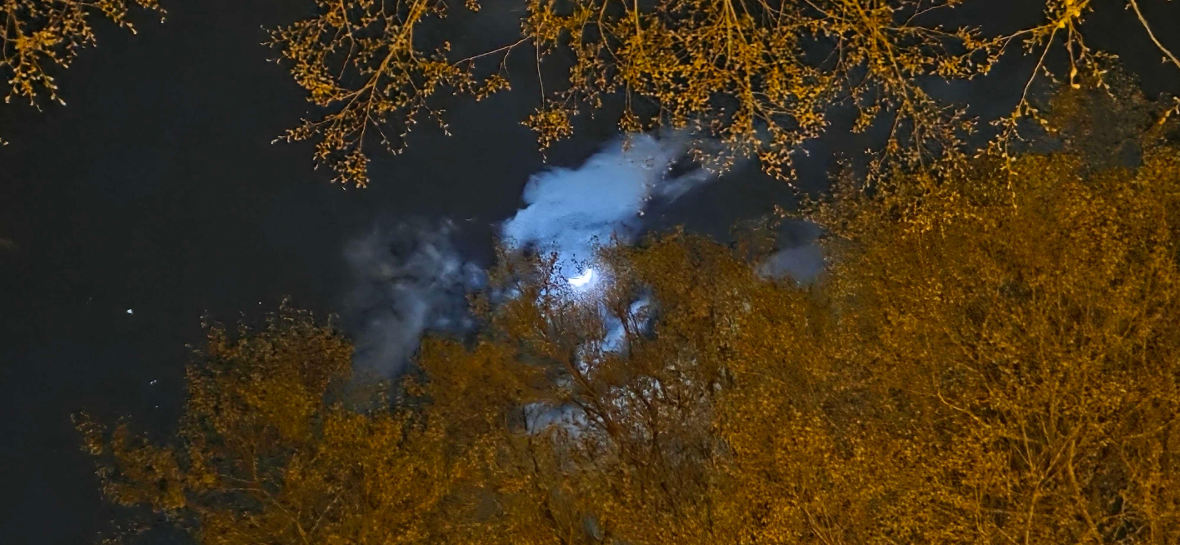 The Moon over Trieste, Italia — waxing crescent, Lunar Day 6