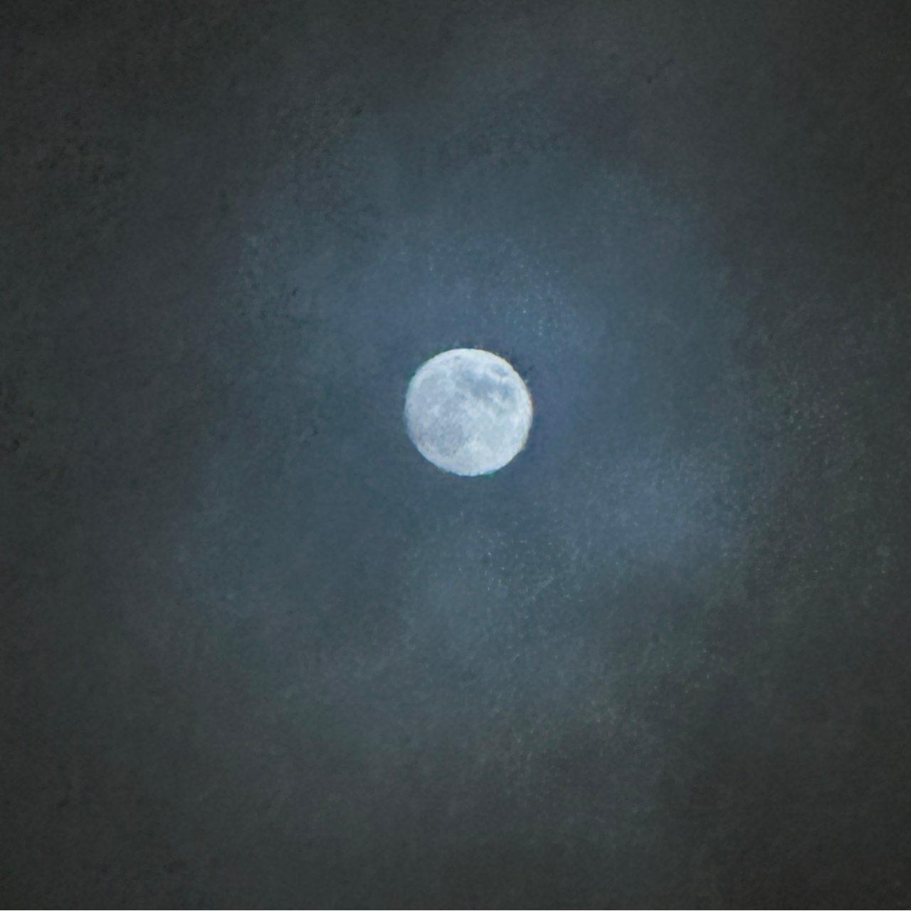 The Moon over Örebro, Sverige — full moon, Lunar Day 14