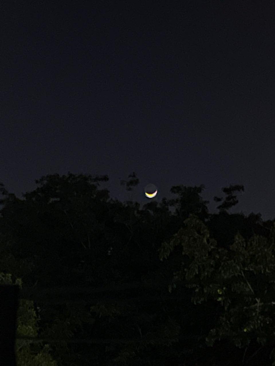The Moon over San Juan, Estados Unidos — waning crescent, Lunar Day 28