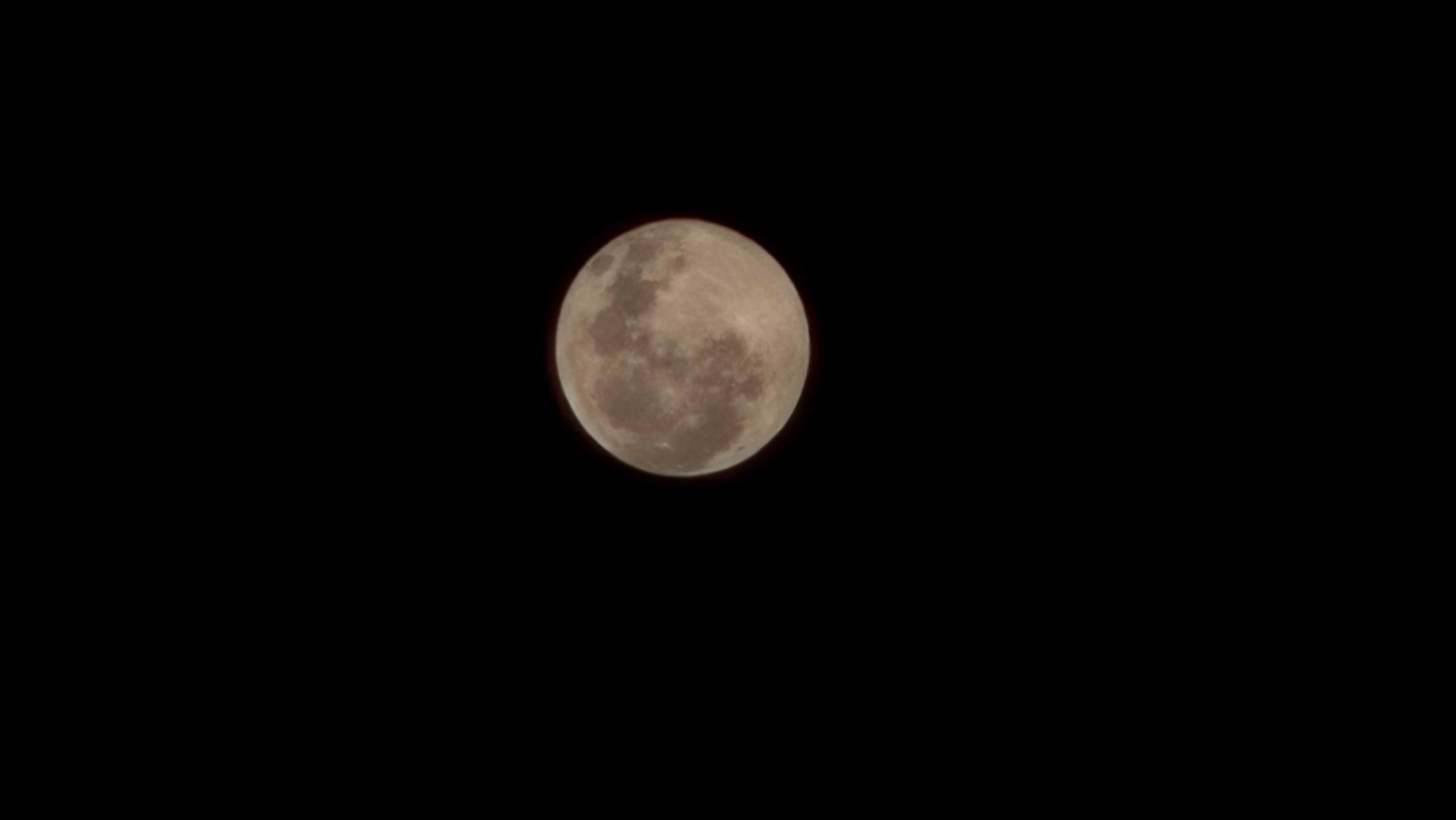 The Moon over Beograd, Serbia — full moon, Lunar Day 17