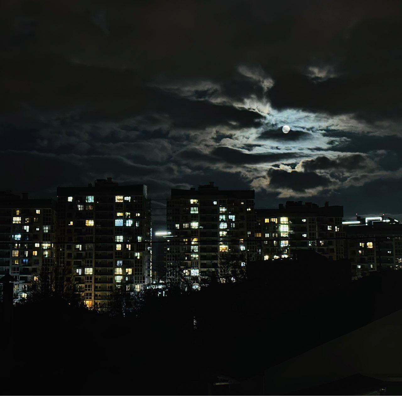 The Moon over Minsk, Belarus — full moon, Lunar Day 16