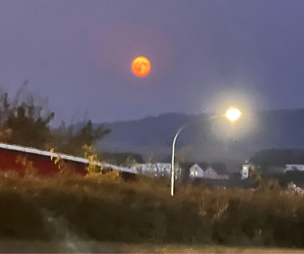 The Moon over Staufenberg, Deutschland — full moon, Lunar Day 17