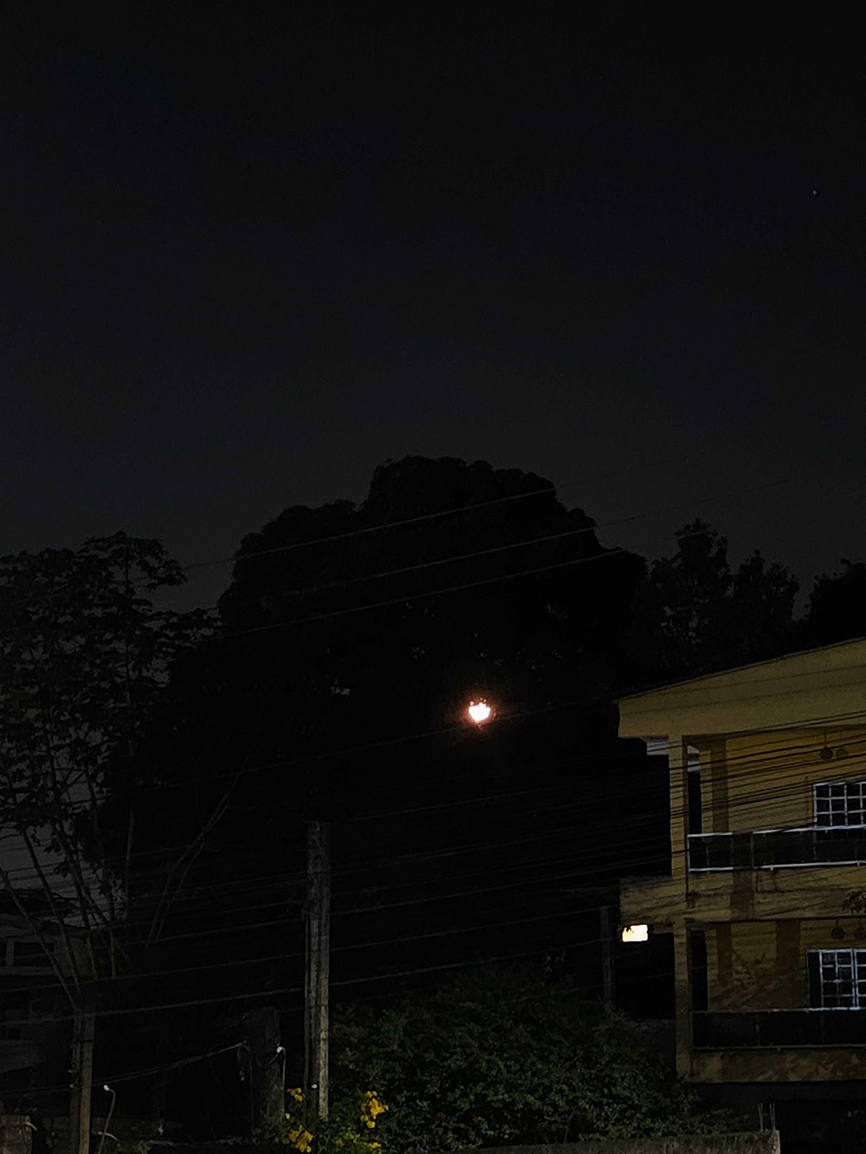The Moon over Brasil — waning gibbous, Lunar Day 20
