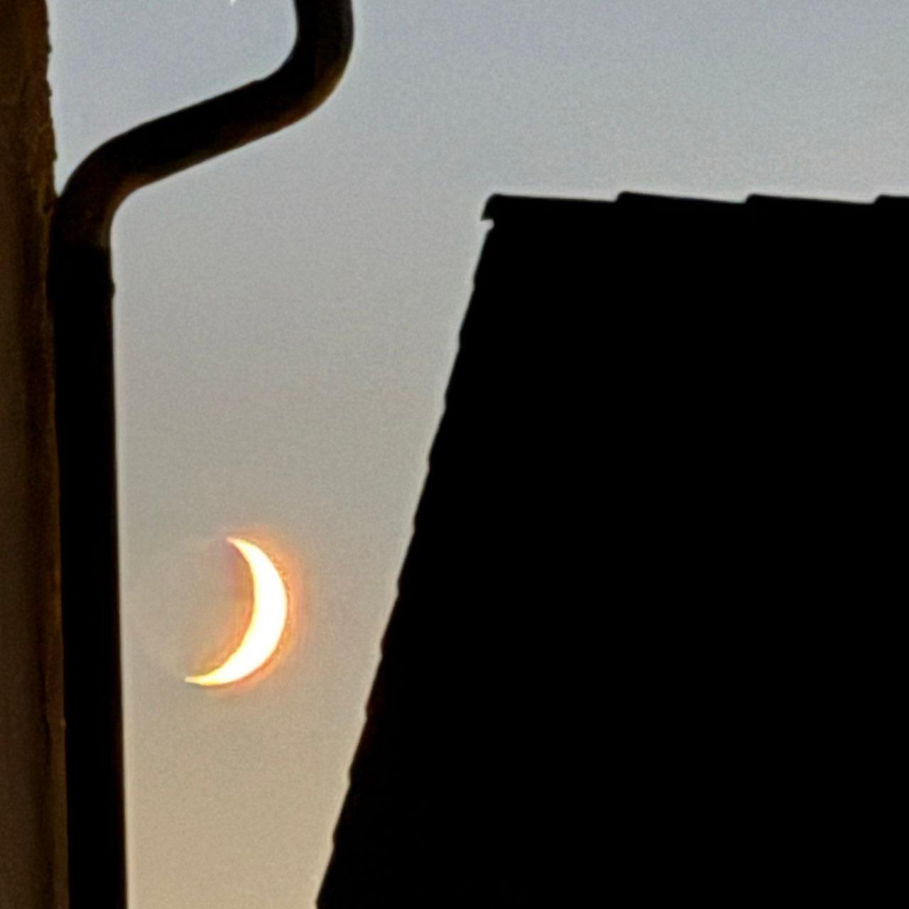 The Moon over München, Deutschland — waxing crescent, Lunar Day 5