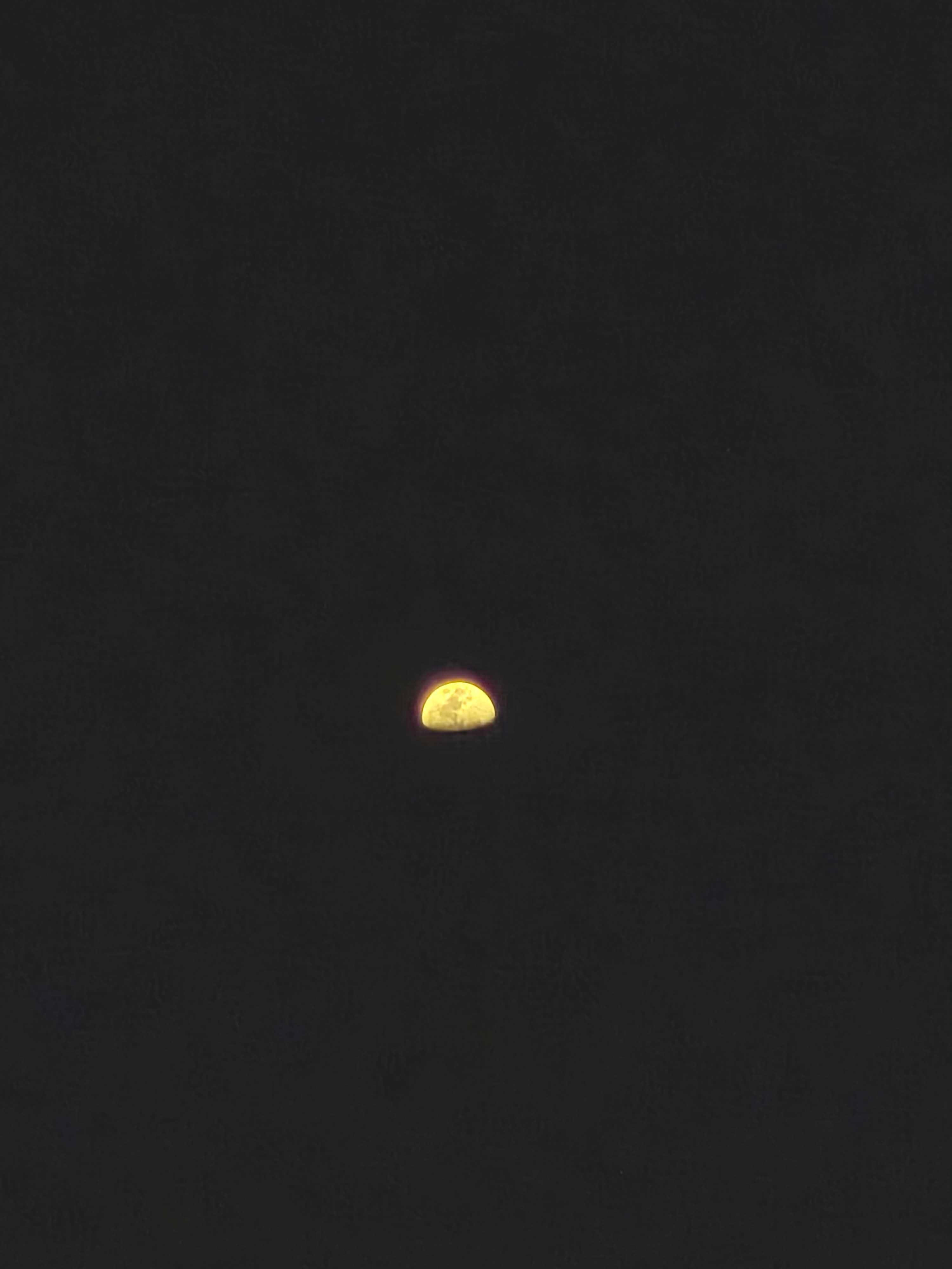 The Moon over Brasil — first quarter, Lunar Day 10