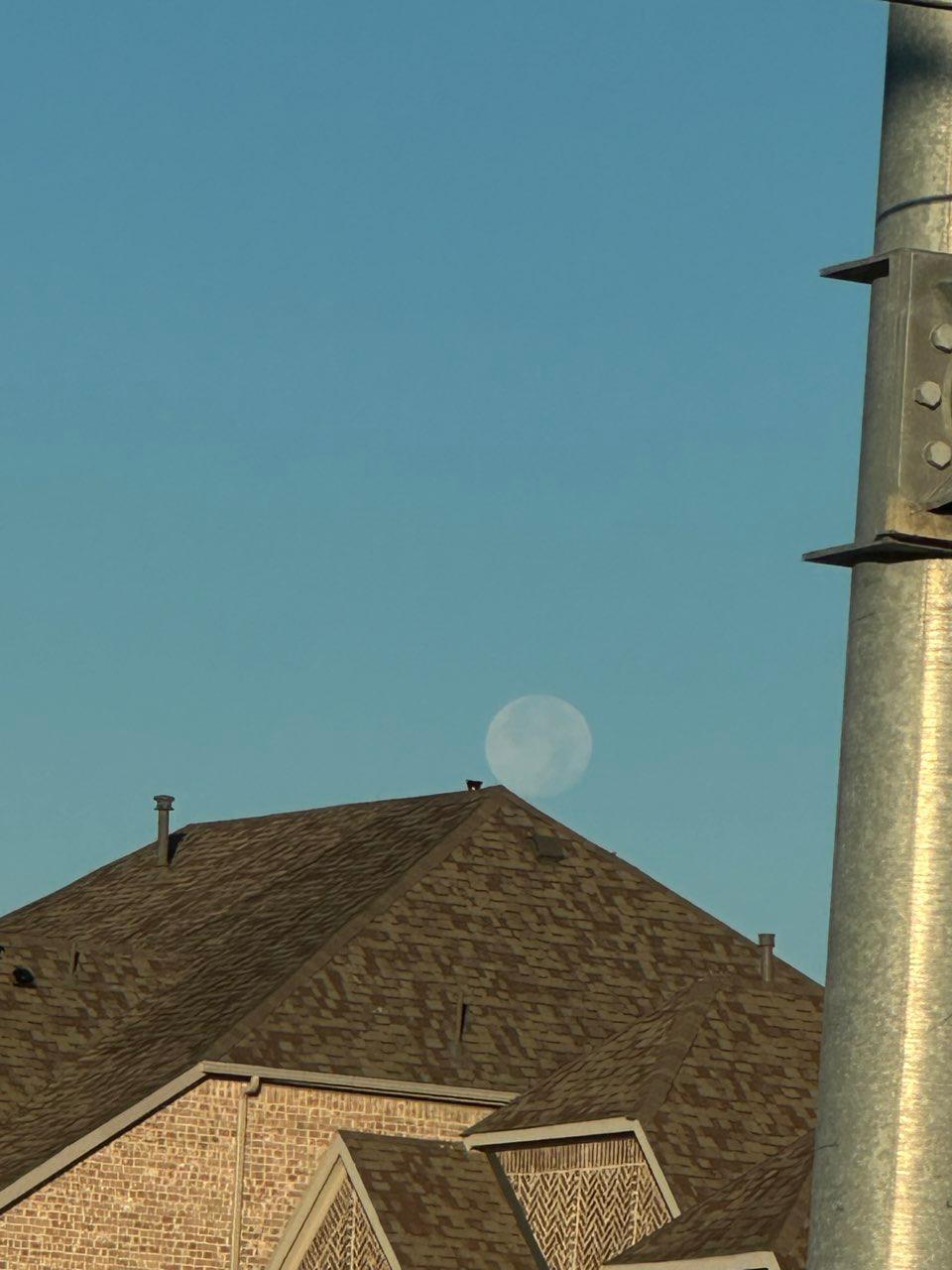 The Moon over Farmers Branch, Estados Unidos — full moon, Lunar Day 16