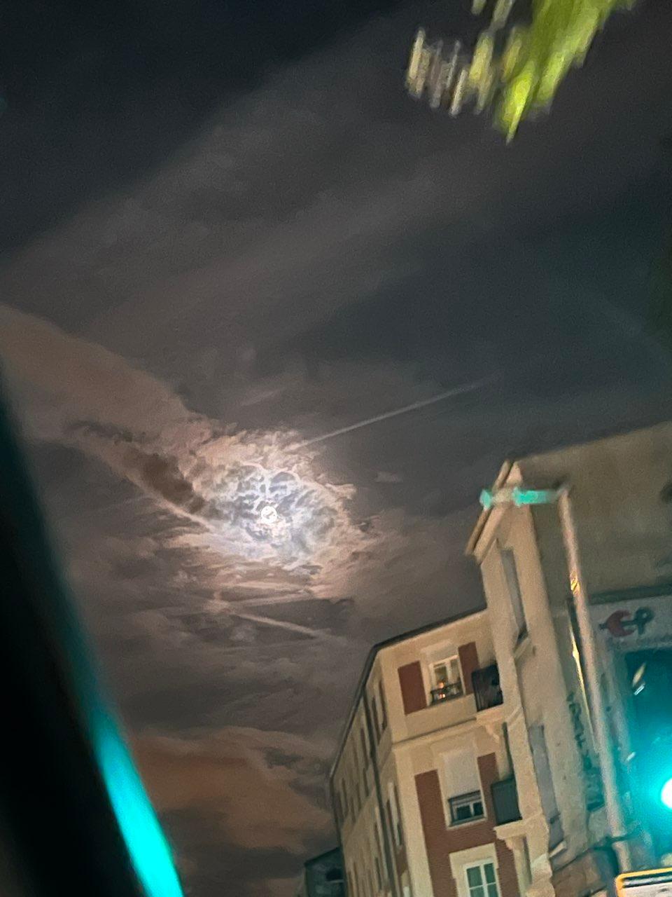 The Moon over Chatou, France — waning gibbous, Lunar Day 17