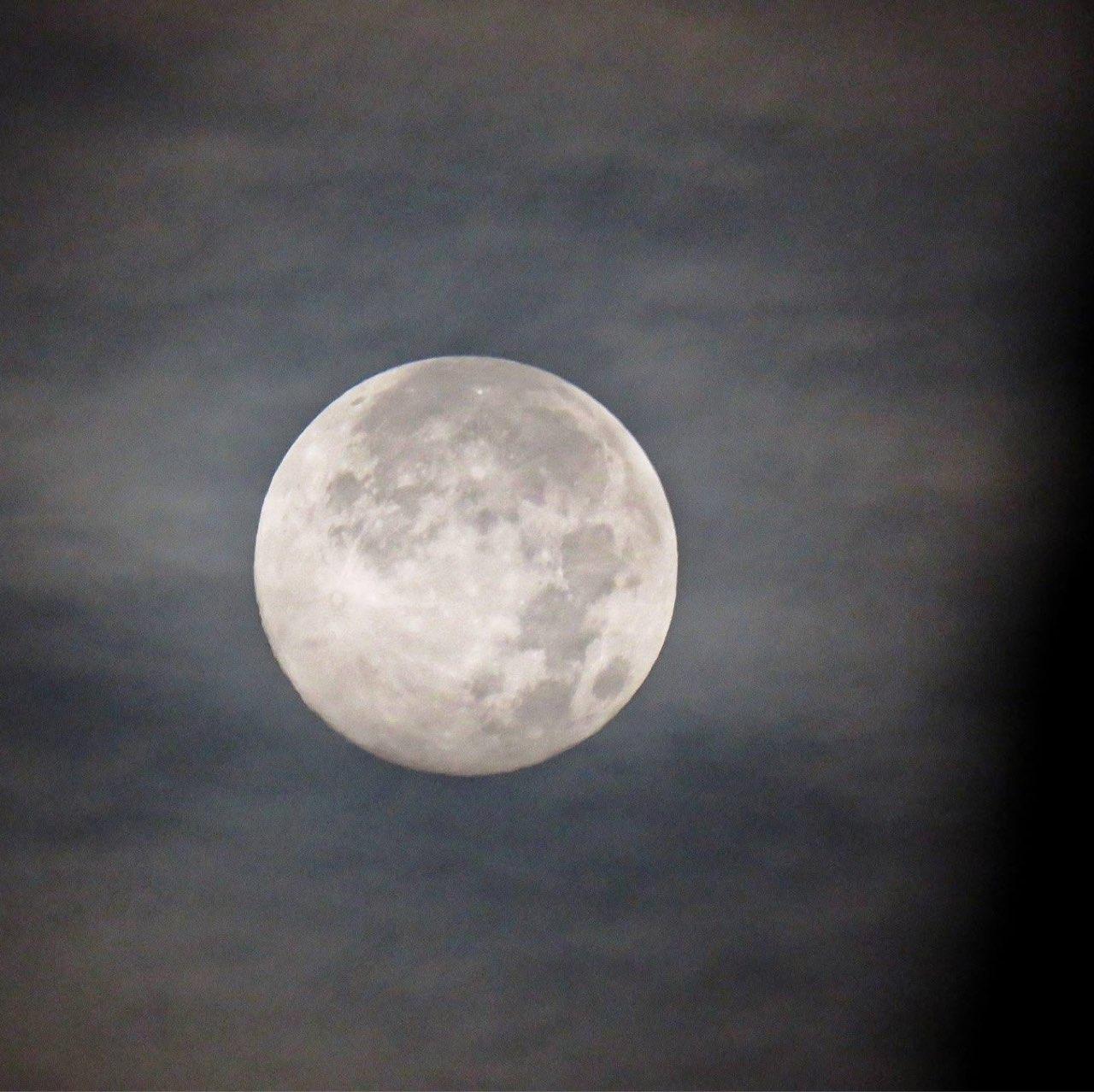 The Moon over Hazebrouck, France — full moon, Lunar Day 16