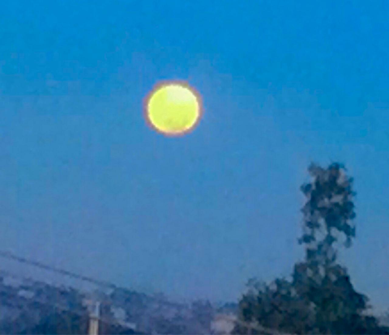 The Moon over Melbourne, Australia — full moon, Lunar Day 16