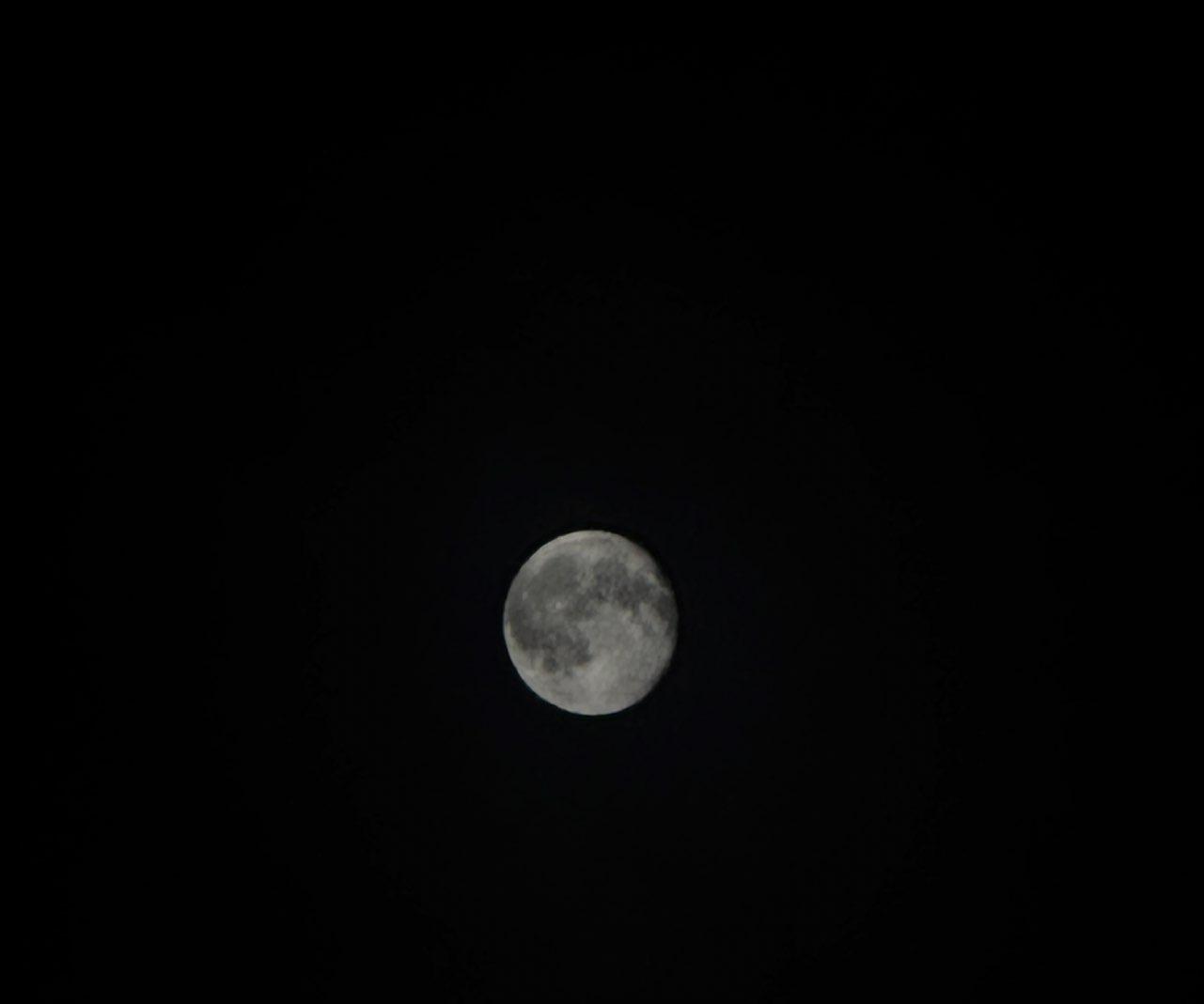 The Moon over Hamburg, Deutschland — waning gibbous, Lunar Day 18
