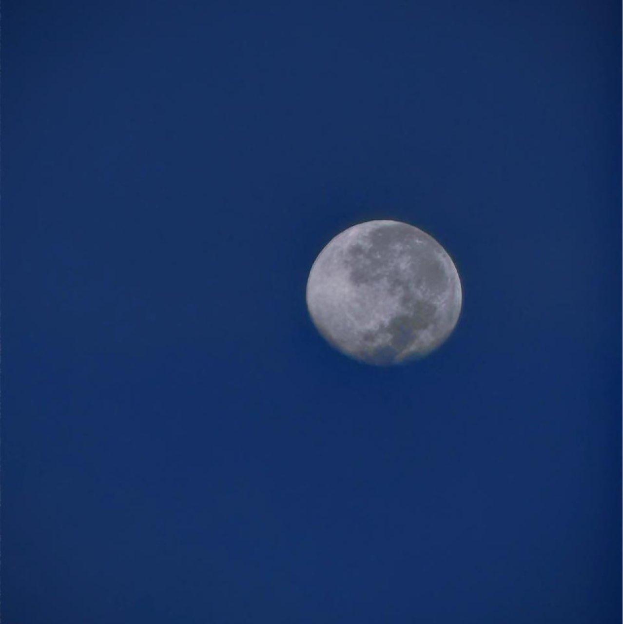 The Moon over Cabo San Lucas, México — waning gibbous, Lunar Day 17